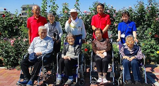 神戸町バラ公園へ出かけました。