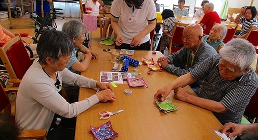 クラフト工作を行いました