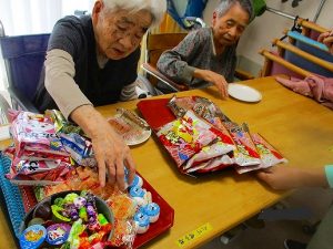 お楽しみおやつ…駄菓子バイキング