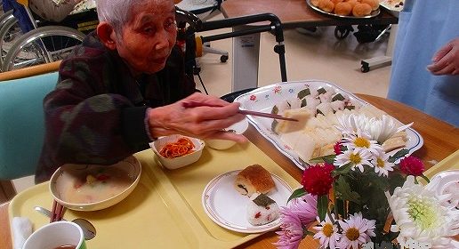 おにぎり・パンバイキング…ゴールドライフ大東