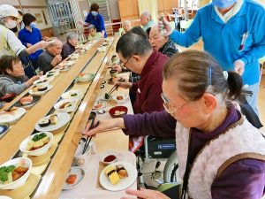 回転寿司…大東デイサービスセンター