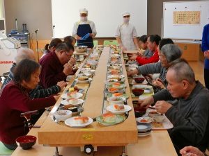 回転寿司…大東デイサービスセンター