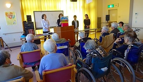 紙芝居…メモリア大垣さんのレクリェーション