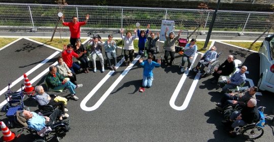 青空の下で初夏を感じる