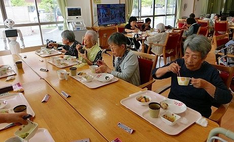 パン・おにぎりバイキング…大東デイサービスセンター