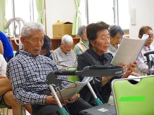 “動いて”“歌って”…楽会さんのノリノリレクリェーション