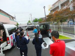 夏休み♪親子職場体験バスツアー！