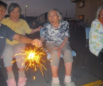 夕涼みで花火を楽しみました！