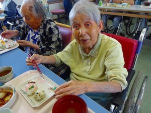 大東家の食卓…手まり寿司バイキング