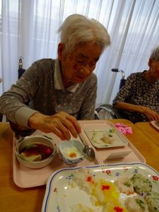 大東家の食卓…手まり寿司バイキング