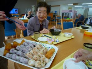 おにぎりバイキング＆月見うどん