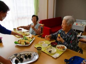 大好評！…パン・おにぎりバイキング