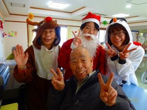 サンタクロースがやってくる♪…ゴールドライフ大東