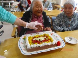 おやつバイキング…ゴールドライフ大東