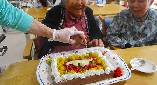 おやつバイキング…ゴールドライフ大東