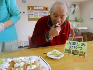 おやつバイキング…ゴールドライフ大東