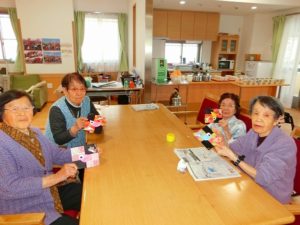 ４月のクラフト…鯉のぼりの壁掛け飾り♪