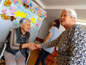 お誕生日会♪…大東グループホーム