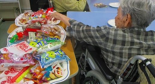 駄菓子バイキング♪…ゴールドライフ大東