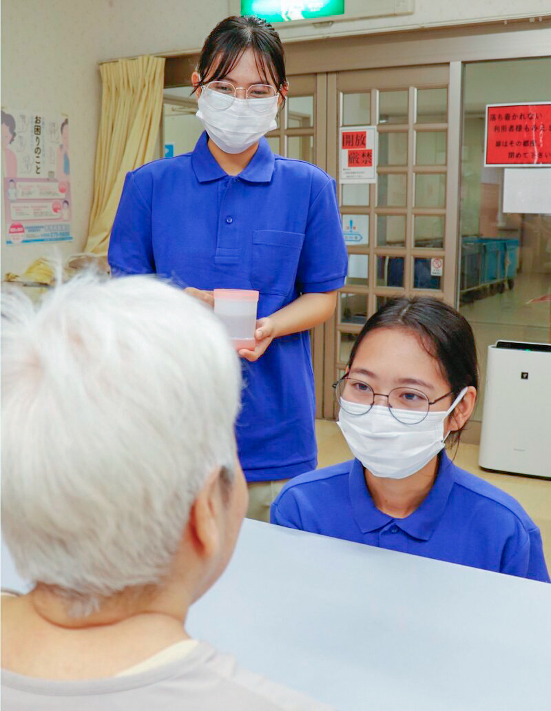 母国でしっかりと学んできたこともあって、流暢な日本語を話すミャンマー出身の留学生２人